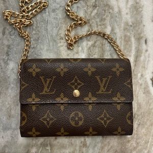 AUTHENTIC Louis Vuitton Tri-fold Wallet with Removable Chain